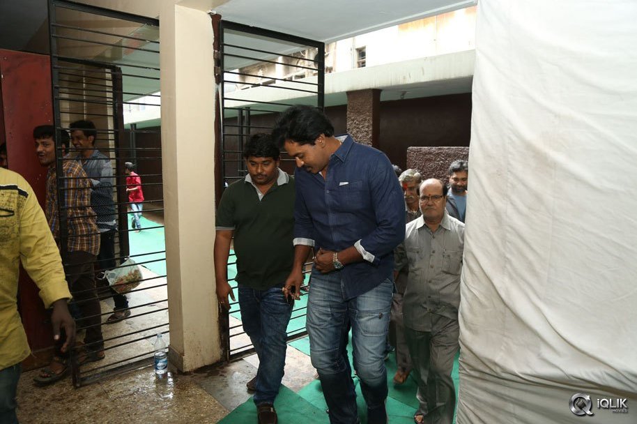 Jakkanna-Movie-Team-Visited-Hyderabad-Theaters